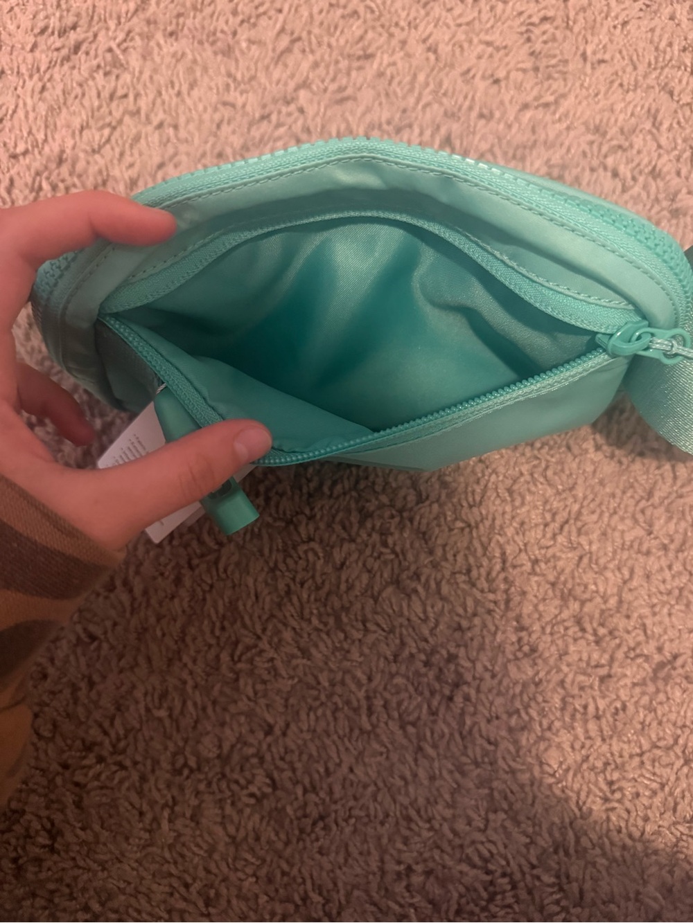 lululemon athletica Teal belt bag - Sleek Everyday Bag - Picture 3 of 6